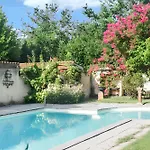 펜션 Maison Confortable A Avec Piscine Partagee Duravel