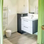 펜션 Maison Confortable A Avec Piscine Partagee