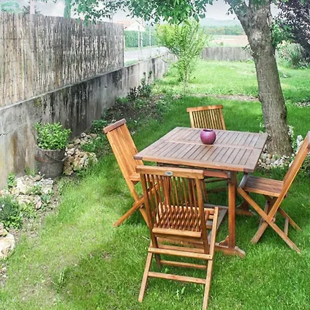 펜션 Maison Confortable A Avec Piscine Partagee *