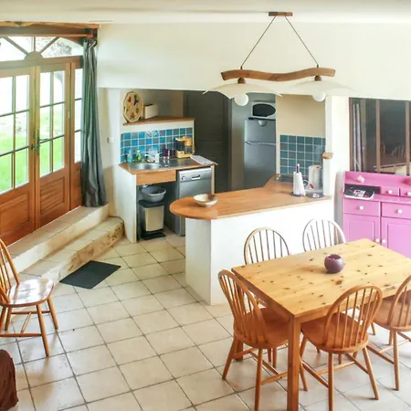 Maison Confortable A Avec Piscine Partagee