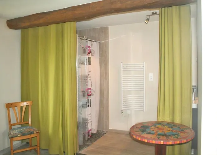 Maison Confortable à Avec Piscine Partagée Casa de Férias *